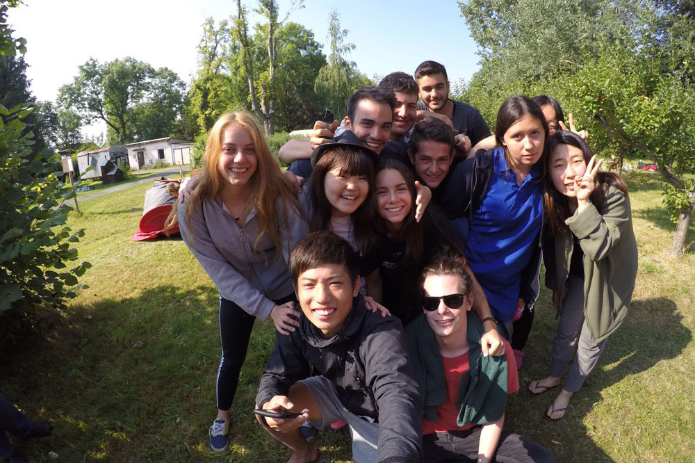 Die geschafften aber glücklichen Camper. Foto. Die Villa