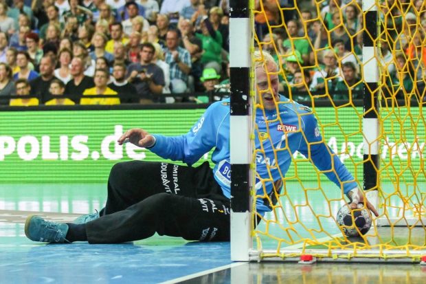 Der starke Gäste-Keeper Mikael Alf Appelgren musste einmal weniger hinter sich greifen als sein Leipziger Gegenüber. Foto: Jan Kaefer