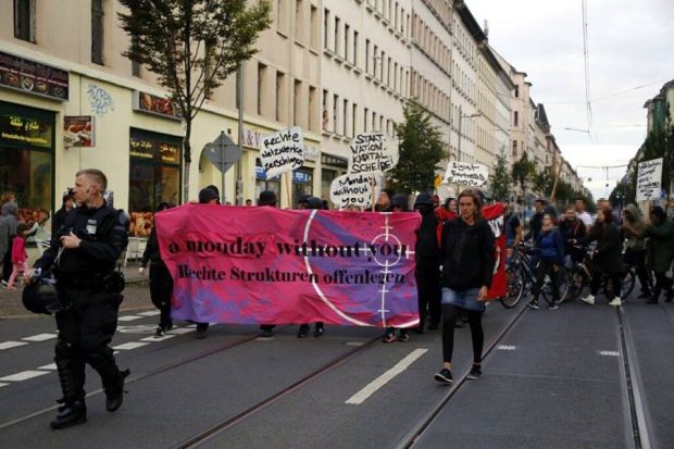 A Monday without you ist 18:30 Uhr auf der Eisenbahnstraße gestartet. Foto: L-IZ.de