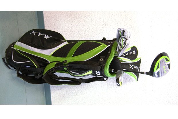 Golfset mit Tasche (inklusive fünf Schlägern und diversen Golfbällen), Hersteller: Big Max Junior. Foto: PD Leipzig