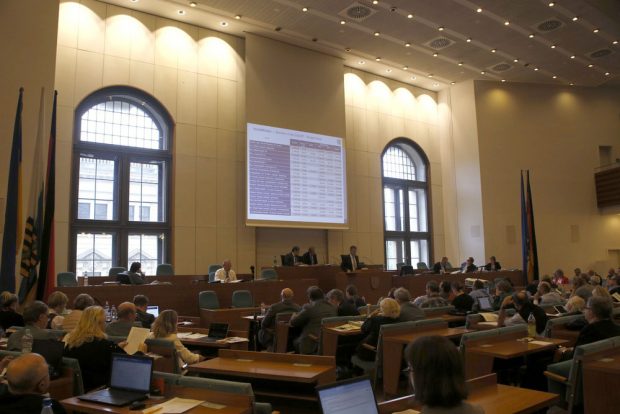 Finanzbürgermeister Torsten Bonew stellt den Doppelhaushalt vor. Foto: Alexander Böhm