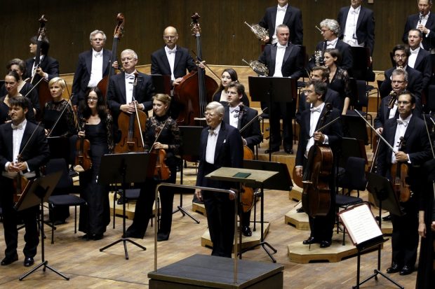 Herbert Blomstedt und das Gewandhausorchester eröffnen die neue Saison. Foto: Alexander Böhm