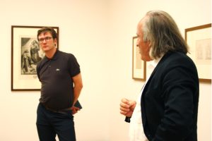 Marcus Andrew Hurttig und Hans-Werner Schmidt in der Von-Zahn-Kabinettausstellung. Foto: Ralf Julke