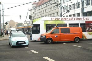 Unfallkreuzung Lützowstraße / Georg-Schumann-Straße. Foto: Ralf Julke