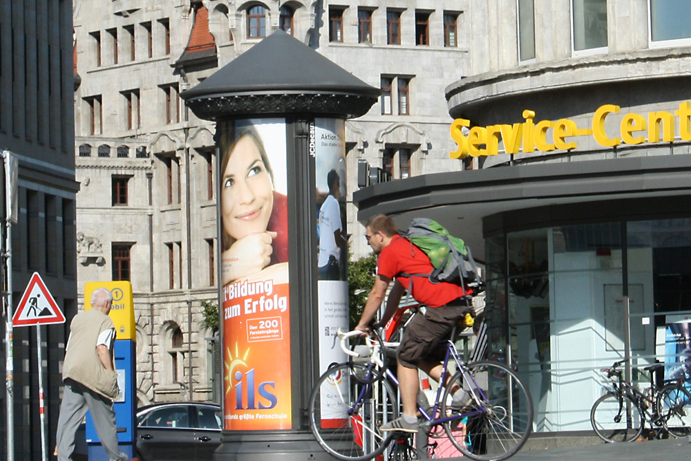 Radfahrer in der Innenstadt. Foto: Ralf Julke