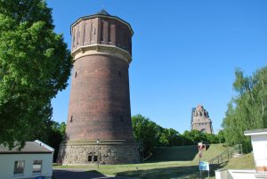 150 Jahre Wasserversorgungsanlage Probstheida: Der Wasserturm vis-a-vis des Völkerschlachtdenkmals. Foto: Leipziger Wasserwerke