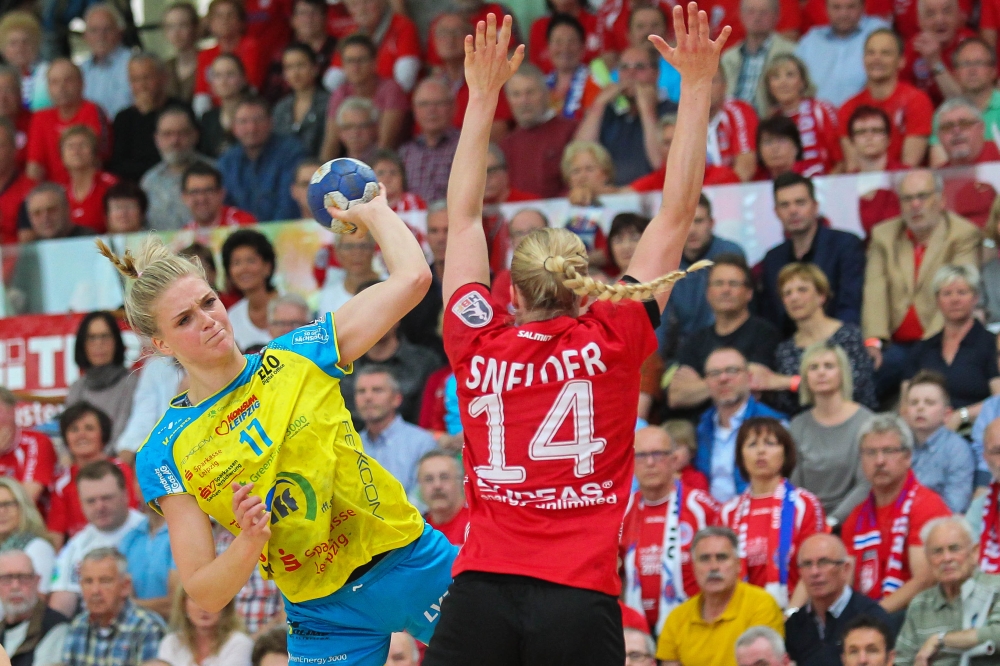 Anne Hubinger zeigte sich vor der roten Wand in Thüringen von ihrer treffsichersten Seite. Foto: Jan Kaefer (Archiv)