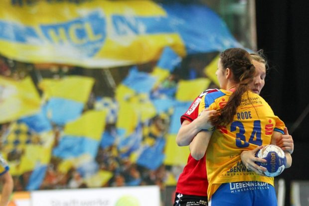 Ball versteckt. Suchspiel mit Joanna Rode. Foto: Jan Kaefer