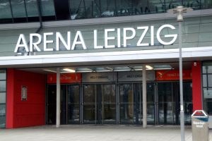 Eingang zur Arena Leipzig. Foto: Ralf Julke