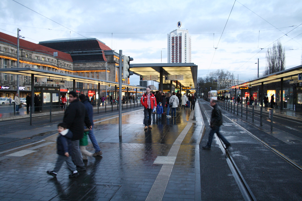 LVB-Haltestelle Hauptbahnhof. Foto: Ralf Julke