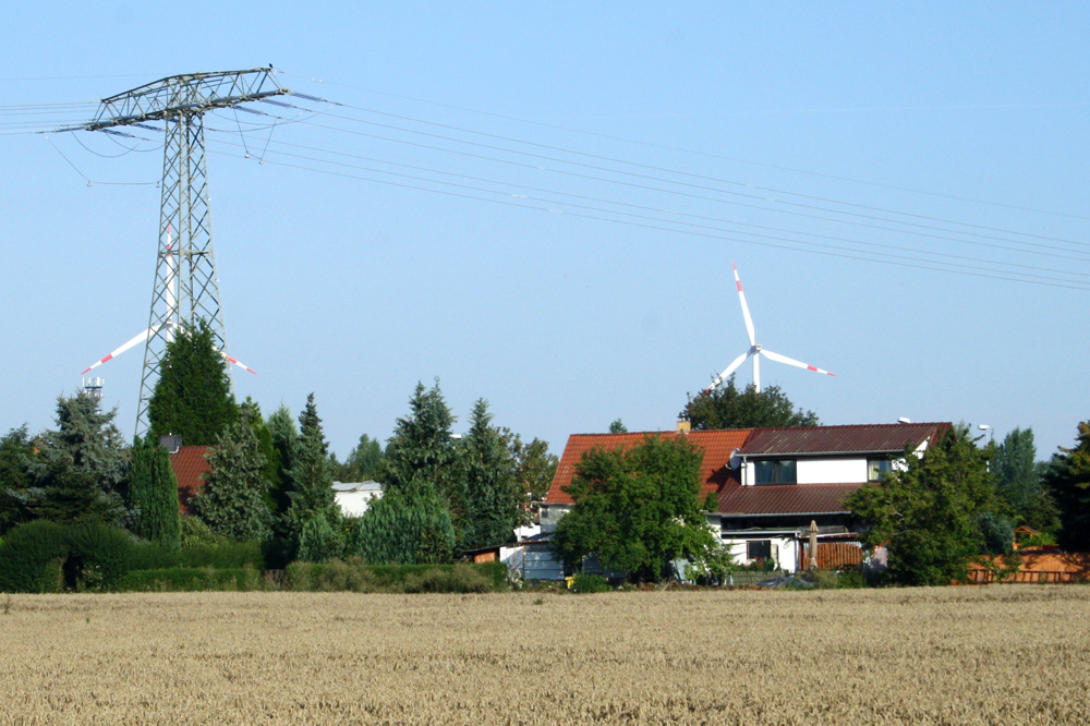 Windräder bei Plaußig. Foto: Ralf Julke