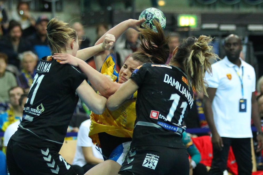 Gegen die Wand: Nicht nur Emely Theilig blieb häufig in der Abwehrmauer von Skopje hängen. Foto: Jan Kaefer