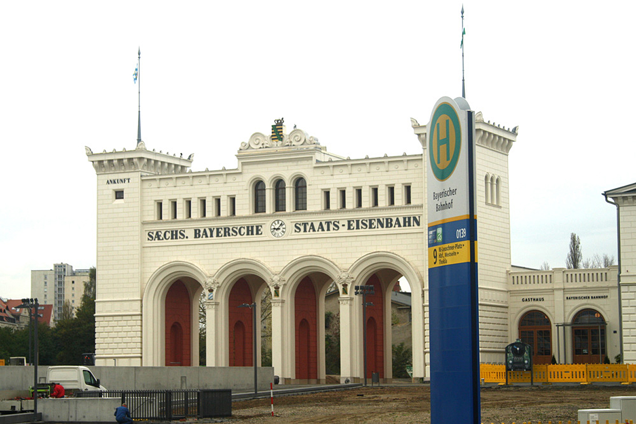 Das Portal des Bayrischen Bahnhofs. Foto: Ralf Julke