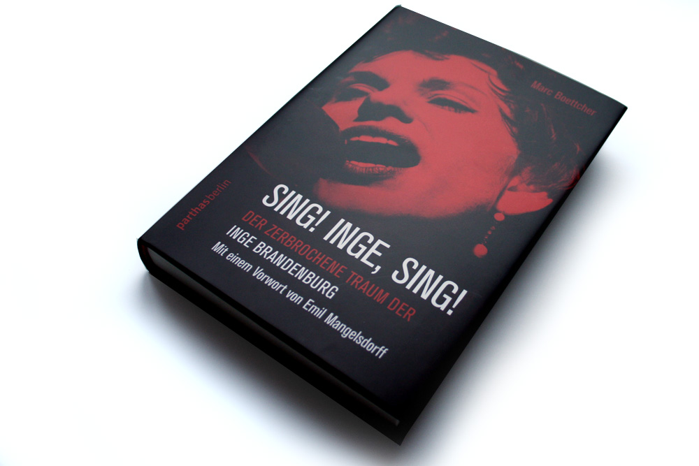 Marc Boettcher: Sing! Inge, sing! Foto: Ralf Julke