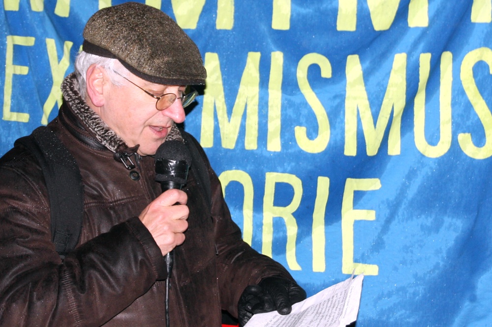 Christian Wolff bei einer Ansprache am 7. November 2016 Demo „Leipzig nimmt Platz“. Foto: L-IZ.de