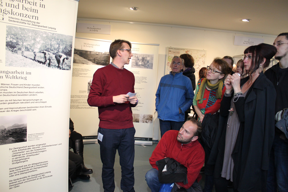 Eröffnung der Ausstellung „Im Provisorium. NS-Zwangsarbeit in Leipzig und beim Rüstungskonzern HASAG“. Foto: Gedenkstätte für Zwangsarbeit Leipzig