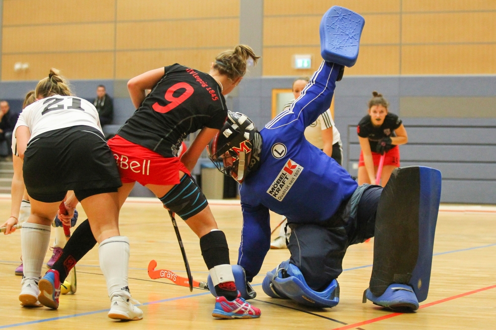 Szene aus der vergangenen Saison: Fast auf den Tag genau vor einem Jahr (05.12.2015) hatten die ATV-Damen den TuS Lichterfelde ebenfalls knapp besiegt. Foto: Jan Kaefer (Archiv)