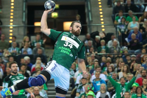 Nach seiner dritten Zwei-Minuten-Strafe musste sich Alen Milosevic fast die komplette 2. Halbzeit von der Tribüne aus ansehen. Foto: Jan Kaefer