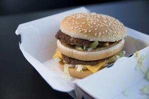 Burger der Fastfood-Ketten McDonald’s. Foto: NGG Leipzig-Halle-Dessau