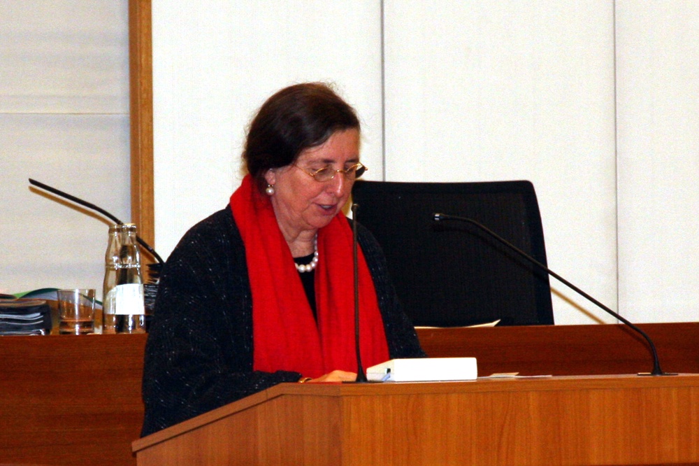 Dorothee Dubrau im Stadtrat bei der Antwort auf die Fragen der IG Ostwache. Foto: L-IZ.de