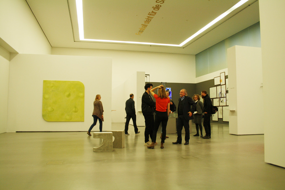 Blick in die Ausstellung der vier Marion Ermer Preisträger 2016. Foto: Ralf Julke