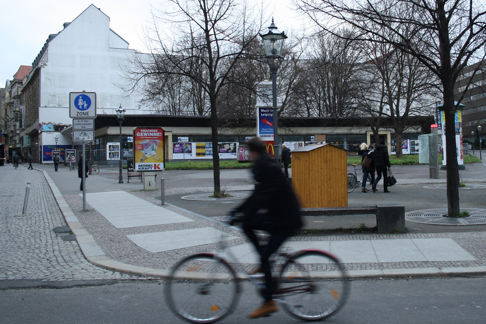 Der eingehauste Trinkwasserbrunnen auf der Hainspitze 2011. Foto: Ralf Julke