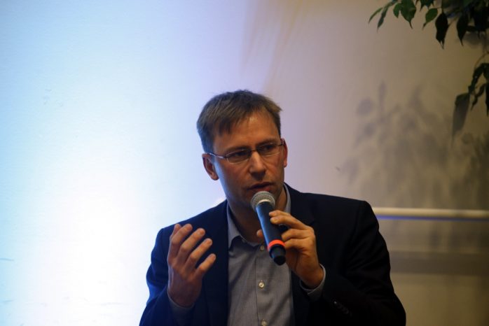 Holger Mann (SPD) blieb konsequent bei der Sache. Egal ob beim Thema Legida, Grundgesetz oder Gewalt. Foto: Alexander Böhm