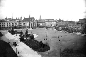 Ein Blick auf die Leipziger Innenstadt, dem heutigen Augustusplatz. 1914, bereits mit Mendebrunnen. Foto: Stadtarchiv Leipzig