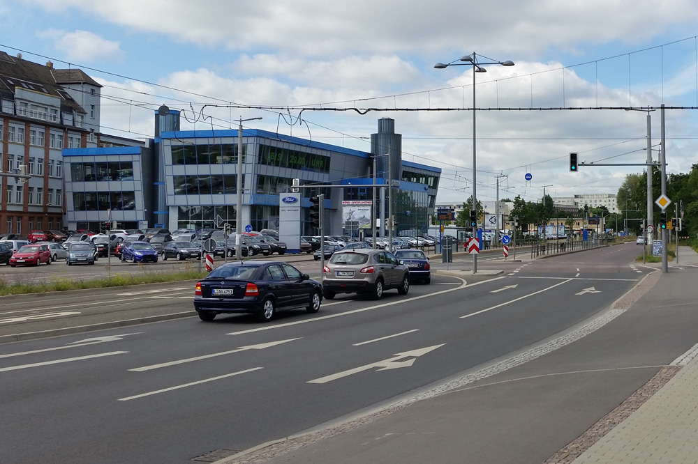 Auf der Lützner Straße Richtung Grünau. Foto: Marko Hofmann