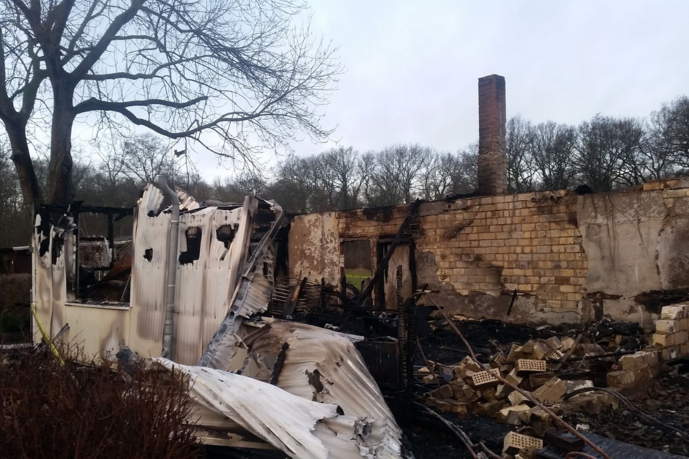 Das zerstörte Vereinsheim der LVB Leipzig. Foto: Marko Hofmann