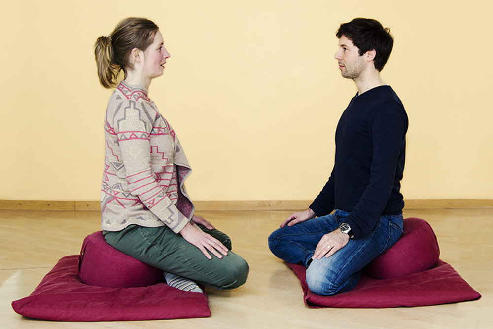 Soziale Nähe herstellen durch konzentriertes Erzählen. Foto: MPI CBS