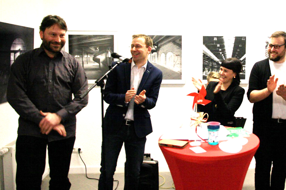 Stefan Kausch und Holger Mann bei der Eröffnungsfeier fürs „Jedermanns“. Foto: Michael Freitag