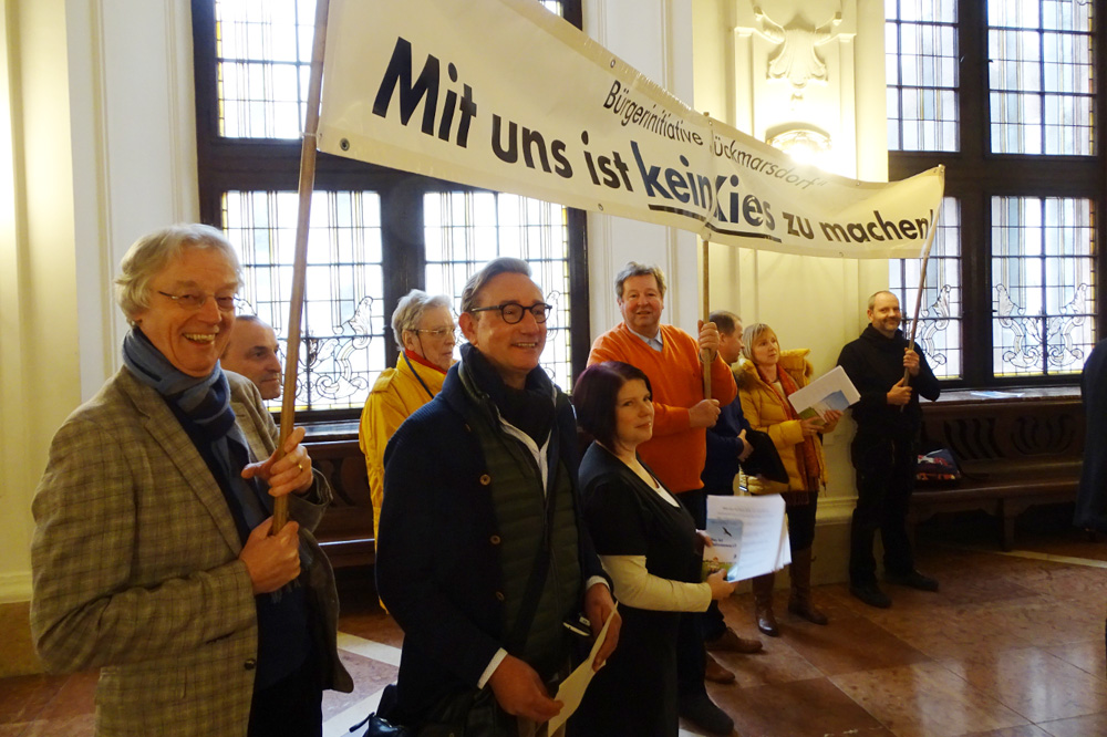 Protest gegen den geplanten Kiesabbau am 18. Januar im Rathaus. Foto: Fraktion Bündnis 90 / Die Grünen
