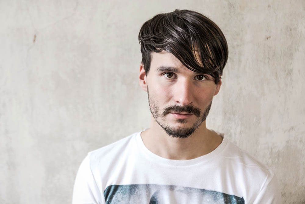 Der Jazznachwuchspreis 2016 ging an den Kontrabassisten und Komponisten Robert Lucaciu. Foto: Antje Kröger