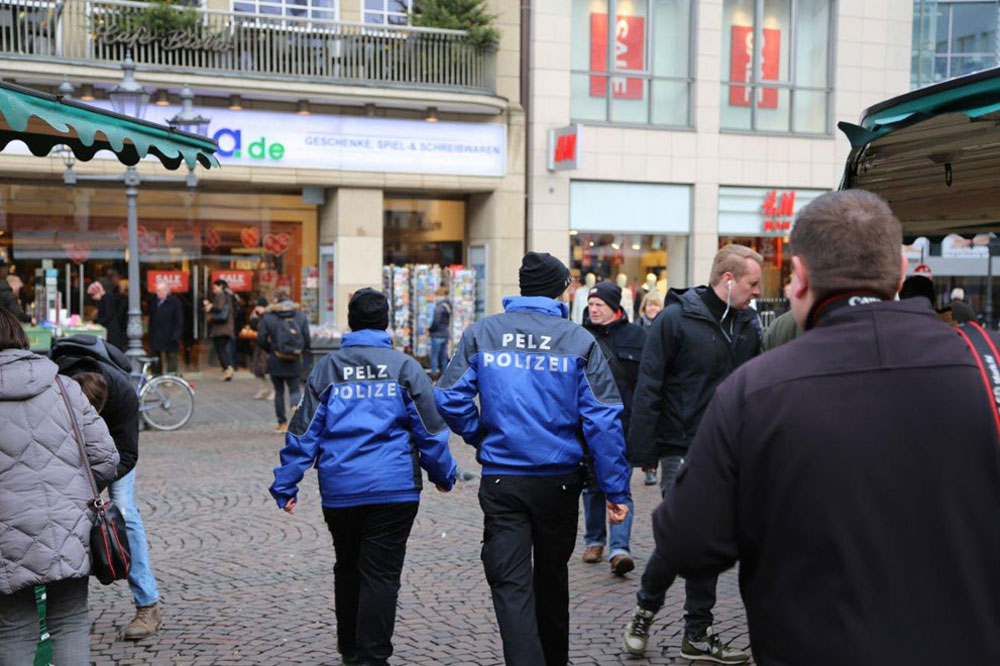 Pelz Polizei unterwegs in Berlin. Foto: Deutsches Tierschutzbüro e.V.