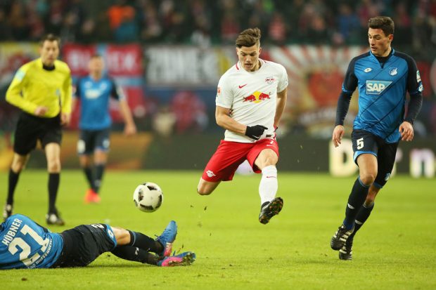 Marcel Sabitzer schießt die Rasenballer in Führung. Foto: GEPA Pictures