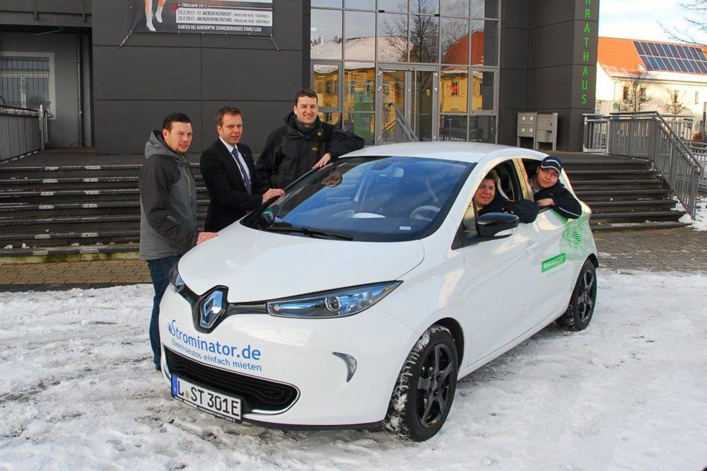 Von links Alexander Meißner (Klimaschutzbeauftragter Stadt Markranstädt) Matthias Pfeiffer (Bereichsleiter Energiedienstleistungen der Leipziger Stadtwerke) Stefan Moeller (Strominator). Foto: Stadt Markranstädt