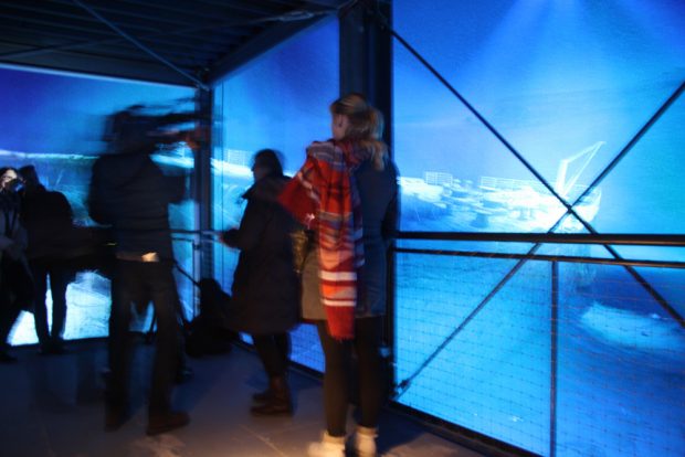 Der Blick auf den gesunkenen Koloss. Foto: Ralf Julke