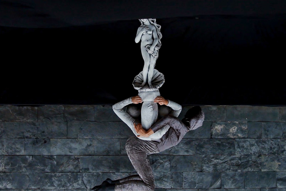 Filmstill: Petra Lelláková and Vladimíra Večeřová, „You cannot“ (2015). Copyright: D21