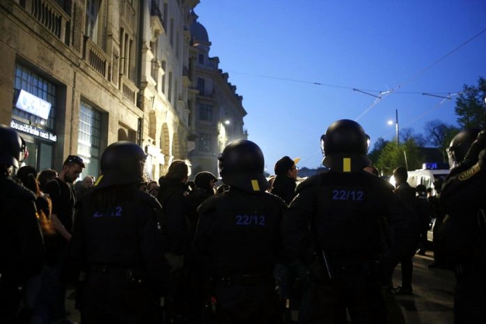 Polizisten im Demo-Einsatz. Foto: LZ
