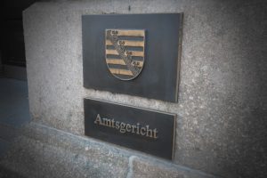 Am Amtsgericht Leipzig.