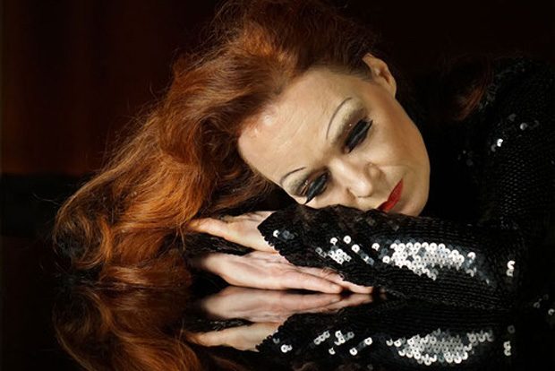 Ganz wie die Dietrich: Susanne Bard. Foto: Elisabeth Heinemann