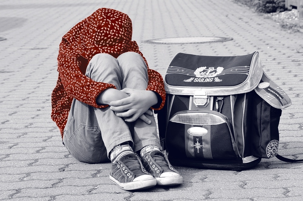 Viele Schüler sind von dem, was in der Schule tagtäglich auf sie einströmt, überfordert. Die Lehrer auch. Foto: Anne Garti, pixelio.de