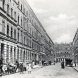 In Lindenau entstehen die bis heute aus vielen Leipziger Stadtquartieren bekannten Mietskasernen. Hier ein Blick in die fr&uuml;here Weststra&szlig;e, einem Teil der heutigen Friedrich-Ebert-Stra&szlig;e. Foto: Pro Leipzig Verlag