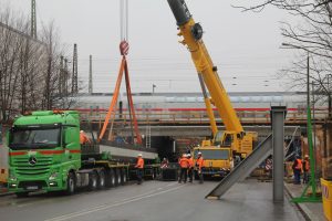 VDE8. Knoten Leipzig. Essener Straße. Das nächste 18 Meter lange Fertigteil. Foto: DB AG/Hannes Frank