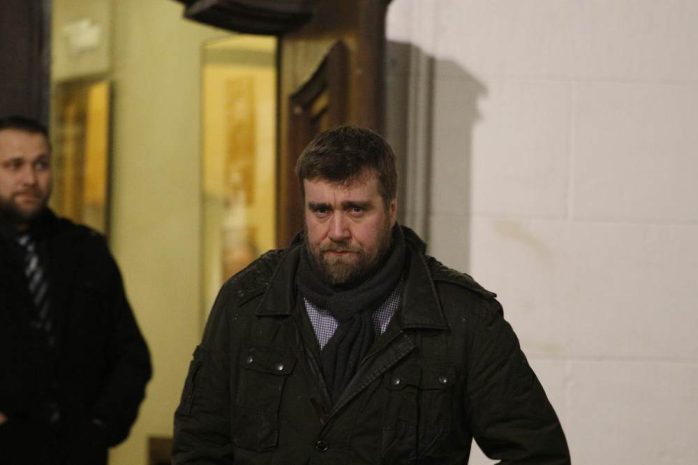 Noch an der Tür: Der parlamentarische Geschäftsführer der AfD in Sachsen Uwe Wurlitzer. Foto: Alexander Böhm