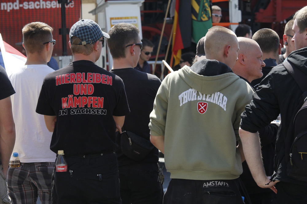 Rechtsextreme bei einer Demonstration. Foto: LZ