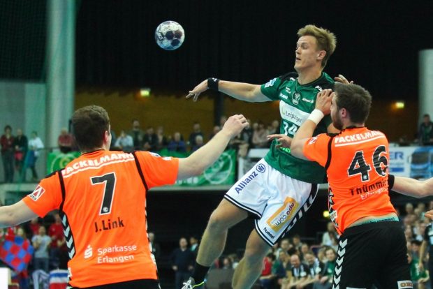 Niclas Pieczkowski baut einen DHfK-Angriff auf. Foto: Jan Kaefer