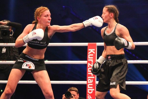 Sandra Atanassow packt die Linke aus. Foto: Jan Kaefer