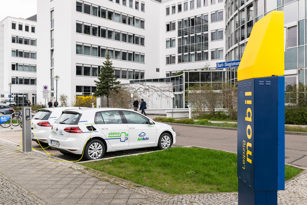 Carsharing-E-Fahrzeuge an der teilAuto-Station am Technischen Rathaus. Foto: teilauto.net
